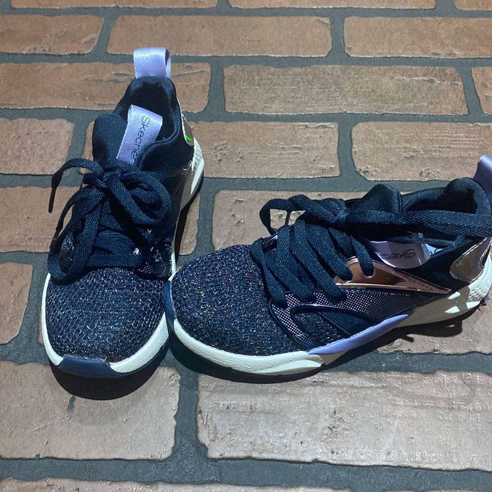 Toddler Sketchers Shine Status